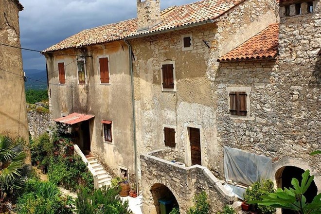 Skriti kotički Istre: Kršan, fotogenično mestece v zaledju Istre