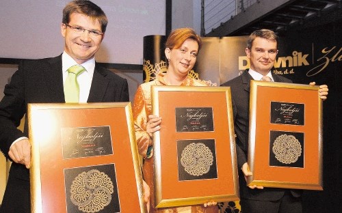Najboljši zaposlovalci Zlate niti 2009: Si.mobil (zmagovalec v  kategoriji veliko podjetje), VIVO catering (zmagovalec v...