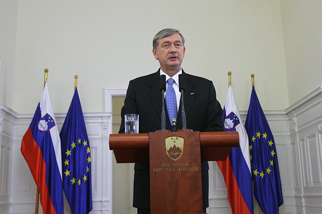 Predsednik Danilo Türk je razpustil parlament