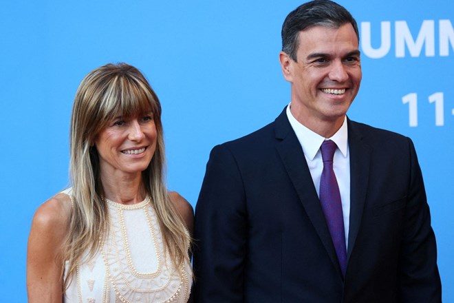 Korupcijska afera v Španiji: sodišče preiskuje premierovo ženo, Sanchez razmišlja o odstopu