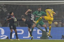 PSG je štirikrat stresel okvir gola, Borussia pa je zadela