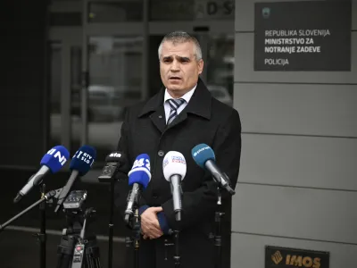 novi generalni direktor Policije Senad Jušić, - 24.02.2023 – Ministrstvo za notranje zadeve - izjava za medije novega generalnega direktorja Policije Senada Jušića po opravljeni primopredaji poslov z dosedanjim v. d. generalnim direktorjem policije Boštjanom Lindavom //FOTO: Nik Erik Neubauer