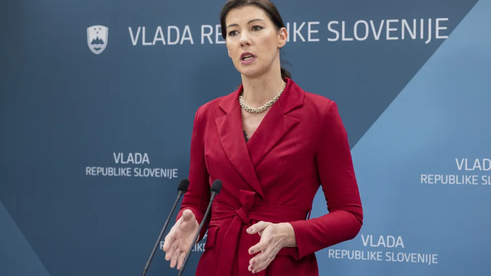 Ljubljana, vlada.<br>Novinarska konferenca po seji vlade.<br>Ministrica za pravosodje Dominika Svarc Pipan.