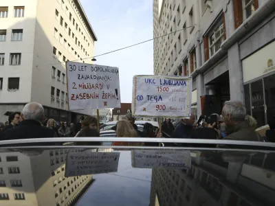 - 07.04.2023 - Protestni shod iniciative Glas ljudstva na Svetovni dan zdravja - Pohod za javno zdravstvo z Javno tribuno –zahtevali interventni zakon, v katerem predlagajo rešitve za krepitev javnega zdravstva - paket dveh zakonskih sprememb, ukinitev dopolnilnega zdravstvenega zavarovanja in predlog za pravičnejši davek - protest //FOTO: Luka Cjuha