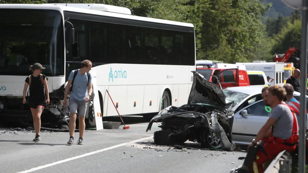 29.08.2022. Prometna nesreča na Betinovem klancu pred Bledom. Foto: Bojan Velikonja. 