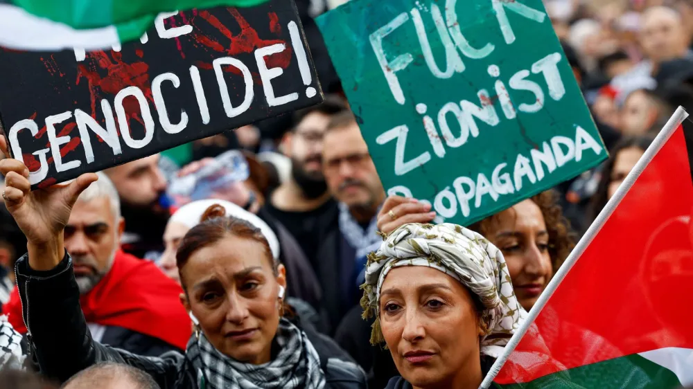  SENSITIVE MATERIAL. THIS IMAGE MAY OFFEND OR DISTURB  People take part in a demonstration in support of Palestinians, in Amsterdam, Netherlands October 15, 2023. REUTERS/Piroschka van de Wouw