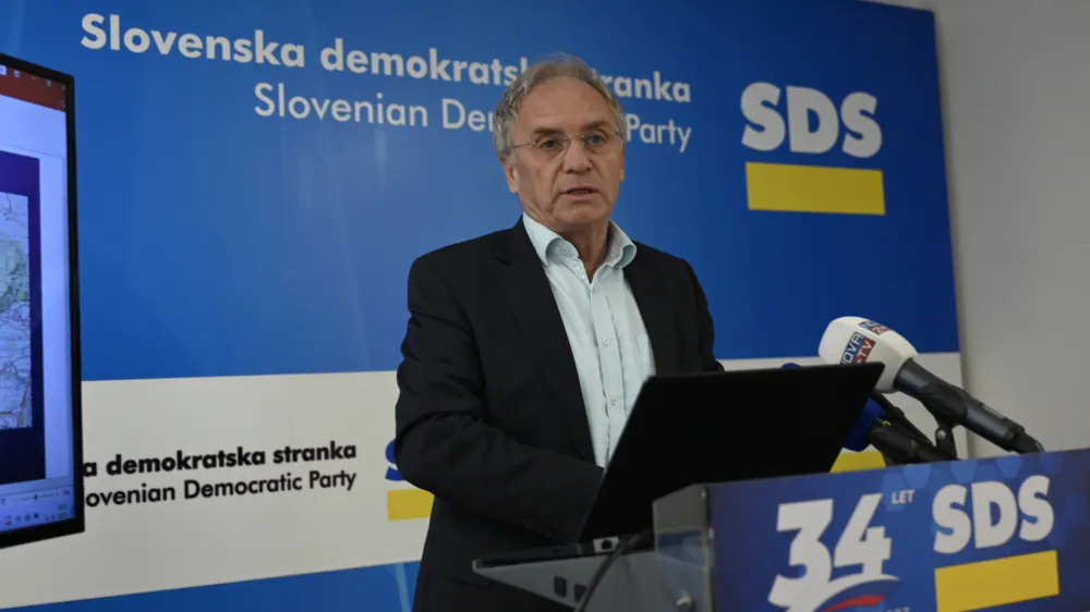 Aleš Hojs, predsednik mestnega odbora SDS Ljubljana in podpredsednik stranke SDS - 15.03.2023 – Sedež stranke SDS na Trstenjakovi ulici 8 v Ljubljani - novinarska konferenca predsednika mestnega odbora SDS Ljubljane in podpredsednika stranke SDS Aleša Hojsa z naslovom:"Kanal C0 in Jankovićeve laži." //FOTO: Nik Erik Neubauer