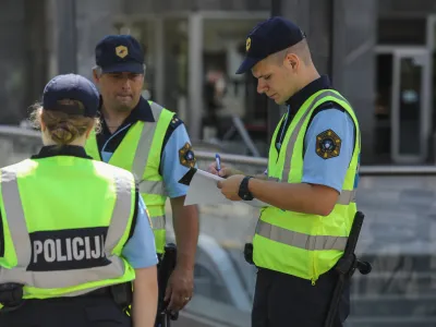 12.07.2022 - kontrola prometa - policisti izvajajo poostren nadzor nad kršitvami enoslednih vozil.FOTO: Luka Cjuha