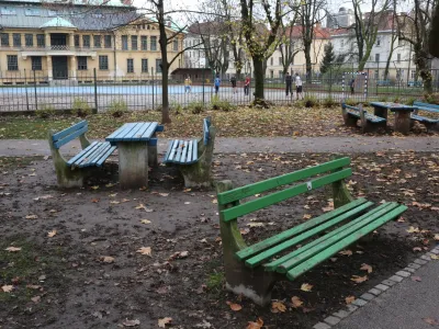 ﻿27.11.2016. - Park Tabor v Ljubljani - otroško igrišče -         //FOTO:Bojan Velikonja