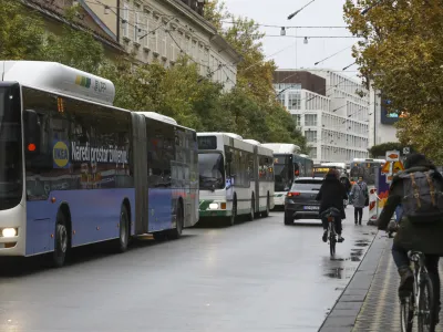 - 10.11.2023 – Slovenska cesta - promet - avtobus LPP //FOTO: Luka Cjuha