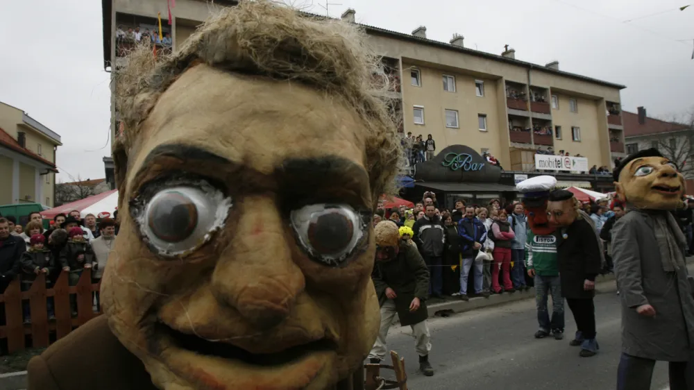 Pustni karneval v Cerknici, butalci, //FOTO: Luka Cjuha<br>OPOMBA: ZA OBJAVO V ČASOPISU DNEVNIK