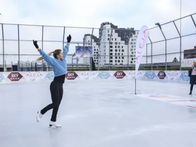 - 23.11.2023 – Nakupovalno središče ALEJA - drsališče Aleja Sky na strehi Aleje, Rakuševa ulica 1 v Ljubljani //FOTO: Jaka Gasar