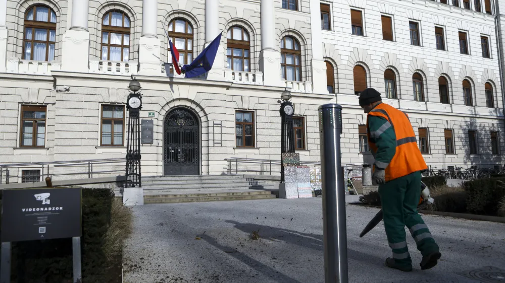 Kazenski oddelek ljubljanskega okrožnega sodišča ima trenutno okoli 2400 odprtih zadev. 