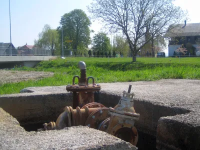 Vrtina termalne vode na MostecuObčina BrežiceFoto: Ernest Sečen