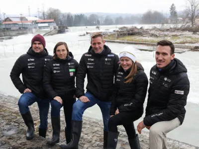 kajakaš Peter Kauzerkajakašica Eva Terčeljkanuistka Eva Alina Hočevarkanuist Luka Božičkanuist Benjamin Savšek - 04.12.2023 – Tacen - Kajakaška zveza Slovenije - kajakaši in kanuisti v slalomu na divjih vodah - kandidati za nastop na olimpijskih igrah v Parizu leta 2024. //FOTO: Bojan Velikonja