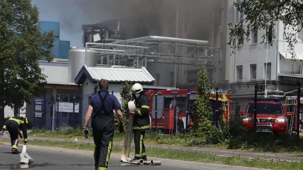 - 12.05.2022 – Kočevje – požar  - eksplozija v kemični tovarni Melamin - razneslo kotel v proizvodnji - poškodovanih več kot dvajset oseb, dve osebi huje opečeniMelamin  //FOTO: Bojan Velikonja