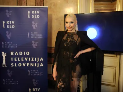 Raiven (Sara Briški Cirma) bo Slovenijo zastopala na Evroviziji 2024- 12.12.2023 – predstavitev izvajalca, ki bo zastopal Slovenijo na 68. tekmovanju za Pesem Evrovizije v švedskem Malmöju//FOTO: Tomaž Skale