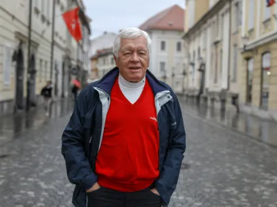 - 31.03.2022 - Tone Vogrinec, oče slovenskega alpskega smučanja - dolgoletni trener in direktor slovenskih smučarskih reprezentanc, legenda slovenskega alpskega smučanja je 24.02.2022 dopolnil 80 let in tudi izdal svojo biografijo z naslovom Vsi me kličejo Tona  //FOTO: Luka Cjuha.