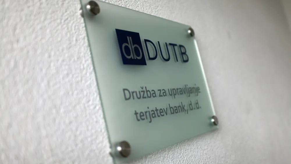 prostori DUBT- 16.12.2013 - Druba za upravljanje terjatev bank (DUTB) oziroma t.i. slaba banka,  direktorja predstavila potek aktivnosti v naslednjih tednih in mesecih; upravni odbor - uprava - vodstvo//FOTO: Luka Cjuha