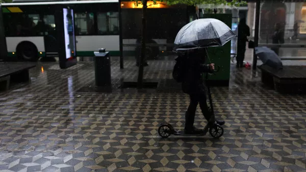 - deževno vrem v Ljubljani. - 16.04.2024. Nenaden prihod hladne vremenske fronte v Slovenijo, ki je prinesla nekaj težav. //FOTO: Bojan Velikonja