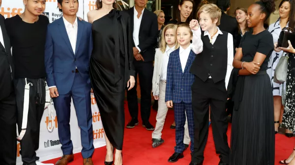 ﻿FILE PHOTO: Director Angelina Jolie arrives on the red carpet with her six children (L-R) Maddox Jolie-Pitt, Pax Jolie-Pitt, Vivienne Jolie-Pitt, Knox Leon Jolie-Pitt, Shiloh Jolie-Pitt, and Zahara Jolie-Pitt for the film "First They Killed My Father" at the Toronto International Film Festival (TIFF), in Toronto, Ontario, Canada, September 11, 2017.  REUTERS/Mark Blinch/File Photo