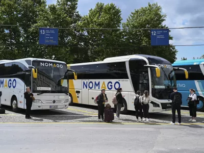 V novi Družbi za upravljanje javnega potniškega prometa potnikom obljubljajo prijaznejši javni promet z novimi linijami in krajšimi potovalnimi časi.

 