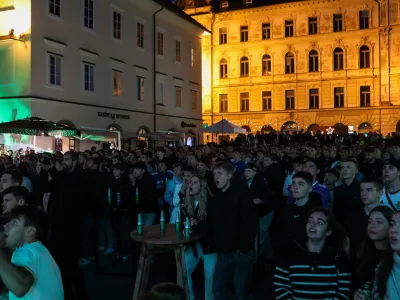 01.06.2024. - Ogled finalne tekme Lige prvakov v nogometu me Borrusio Dortmund in Real Madrididom na Pogačarjevem trgu v Ljubljani. //FOTO: Bojan Velikonja