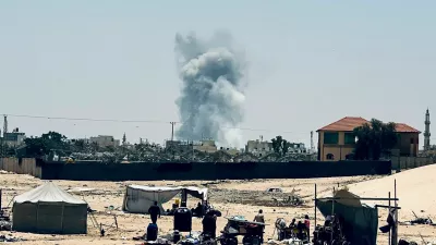 Smoke rises following Israeli strikes during an Israeli military operation, amid the ongoing conflict between Israel and Hamas, in Rafah, southern Gaza Strip, June 3, 2024. REUTERS/Muath Al Hams