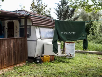 - Objekt predviden za rušenje na območju naselja Spekula.- 27.04.2024. Problematika črnih gradenj, večinoma slovenskih lastnikov, na območju občine Umag v hrvaški Istri.//FOTO: Bojan Velikonja