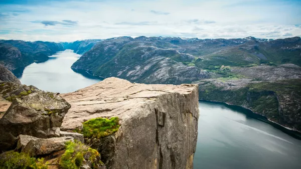 EYAPPC Preikestolen or Prekestolen, also known by the English translations of Preacher's Pulpit or Pulpit Rock, is a famous tourist att