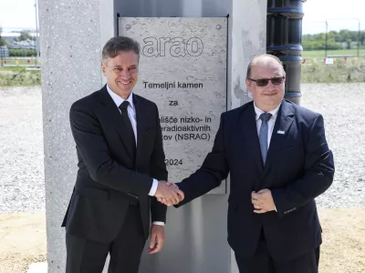 Robert Golob, Sandi Viršek- 06. 06. 2024 - položitev temeljnega kamna za odlagališče nizko in srednjeradioaktivnih odpadkov (NSRAO) - NEK, ARAO - Krško //FOTO: Jaka Gasar