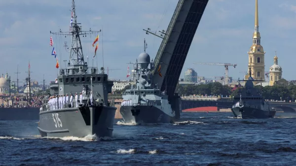 FILE PHOTO: Russian minesweeper Pavel Khenov, missile corvettes Uglich and Sovetsk sail along the Neva River during the annual Navy Day parade in Saint Petersburg, Russia, July 30, 2023. REUTERS/Anton Vaganov/File Photo