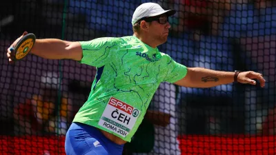 Athletics - European Athletics Championships - Stadio Olimpico, Rome, Italy - June 7, 2024 Slovenia's Kristjan Ceh in action during the men's discus throw qualification group B REUTERS/Kai Pfaffenbach