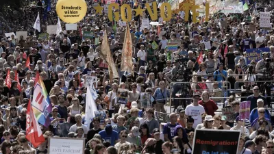 08 June 2024, Berlin: Participants demonstrate against right-wing extremism and to call for a democratic, open and diverse society, at the Victory Column, a day before the European elections in Germany. Photo: Carsten Koall/dpa