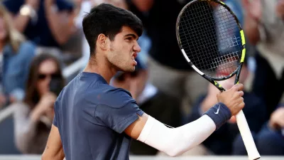 Tennis - French Open - Roland Garros, Paris, France - June 9, 2024 Spain's Carlos Alcaraz reacts during the men's singles final against Germany's Alexander Zverev REUTERS/Stephanie Lecocq