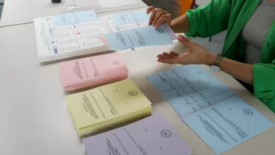 - Volišče OŠ Mrtna Krpana v Fužinah.- 09.06.2024. - Volitve v Evropski parlament in štirje referendumi za preferenčni glas, o Evtanaziji, o rabi marihuane v medicinske namene in za rekreativno uporabo 2024.//FOTO: Bojan Velikonja