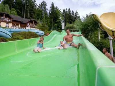 Zunanji bazen in tobogan terme Snovik