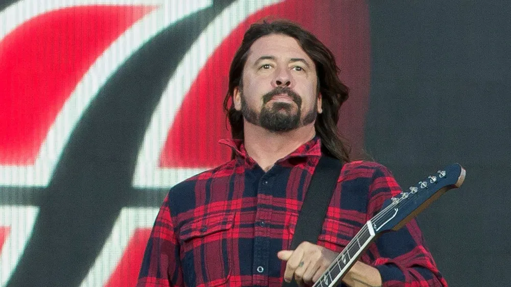 Foo Fighters frontman Dave Grohl injures his leg while performing in Gothenburg. Grohl was rushed to a hospital but returned less than an hour later to finish the show while sitting in a wheelchair, with his leg in a cast.<br><br>Featuring: Dave Grohl, Foo Fighters<br>Where: Gothenburg, Sweden<br>When: 12 Jun 2015<br>Credit: Mats Andersson/WENN.com