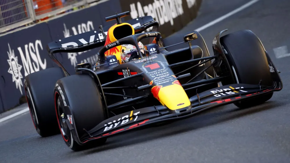 Formula One F1 - Azerbaijan Grand Prix - Baku City Circuit, Baku, Azerbaijan - June 12, 2022 Red Bull's Max Verstappen in action during the race REUTERS/Murad Sezer