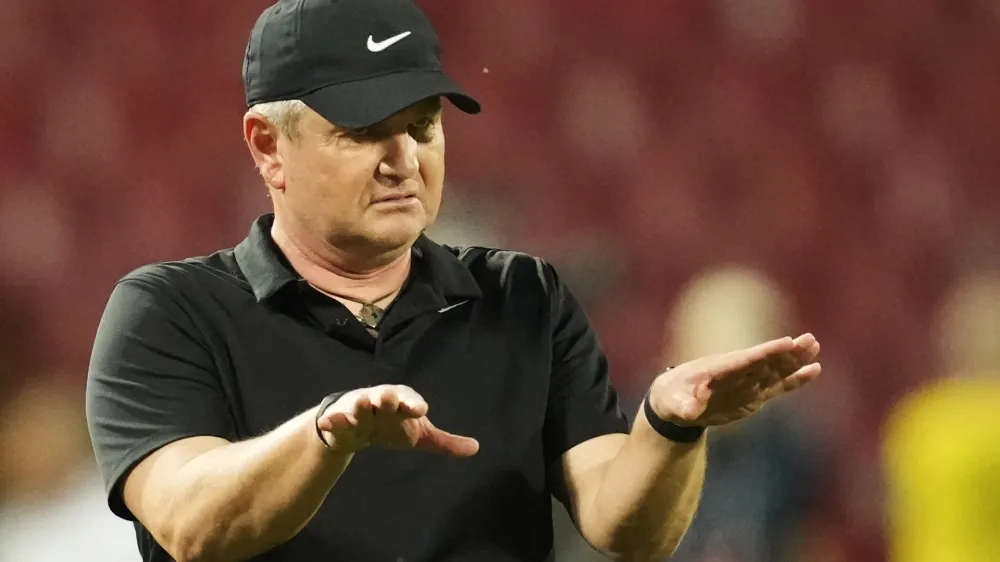 Slovenia's coach Matjaz Kek gestures during the UEFA Nations League soccer match between Serbia and Slovenia at the Rajko Mitic Stadium in Belgrade, Serbia, Sunday, June 5, 2022. (AP Photo/Darko Vojinovic)