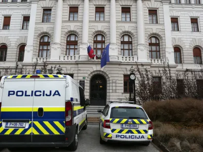 - 30.11.2018 - simbolična fotografija - Vrhovno sodišče RS - Policija - pravosodje - pravo - pravičnost - pravica - pravni sistem - tožilstvo - sodna oblast - sodišča -<br><br><br><br>//FOTO: Luka Cjuha