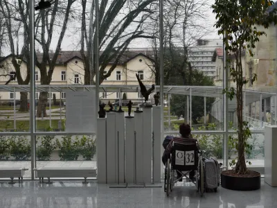 Medicinska znanost razvija vse bolj bolniku in obliki raka prikrojeno zdravljenje. Nova terapija raka dojk naj bi bila kmalu na voljo tudi slovenskim bolnicam.