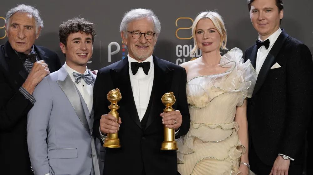 Spielberg, ki je za Fabelmanove poleg glavne nagrade prejel tudi nagrado za najboljšo režijo, se je zahvalil svoji družini. Film govori o težavnem zakonu njegovih staršev, antisemitizmu in začetkih kariere slavnega režiserja. 