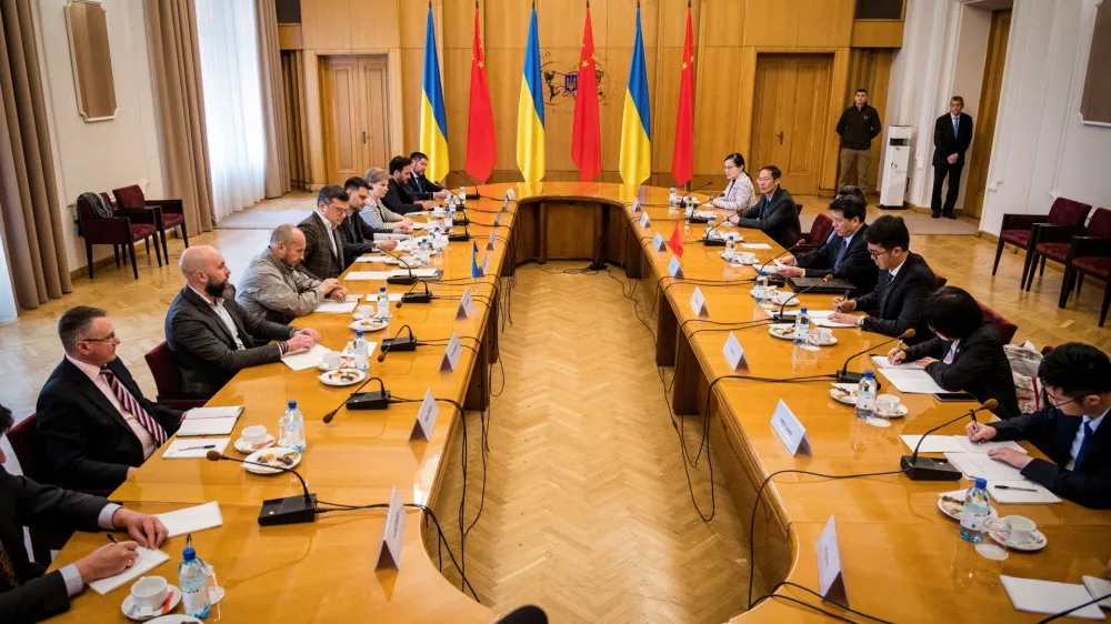 Ukraine's Foreign Minister Dmytro Kuleba attends a meeting with China's special representative for Eurasian affairs Li Hui, amid Russia's attack on Ukraine, in Kyiv, Ukraine May 16, 2023. Eduard Kryzhanivskyi/Press service of the Ministry of Foreign Affairs of Ukraine/Handout via REUTERS ATTENTION EDITORS - THIS IMAGE HAS BEEN SUPPLIED BY A THIRD PARTY.