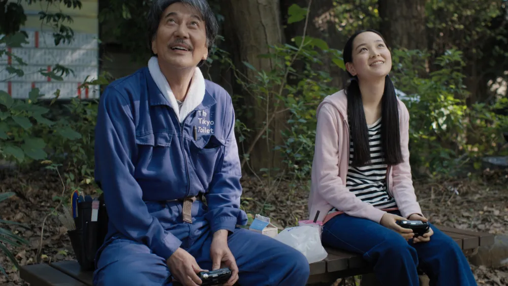 Popolni dnevi (Perfect Days) so verjetno najboljši igrani film Wima Wendersa zadnjih trideset let; šel je po Herzogovih stopinjah in ga posnel na Japonskem in v japonščini. Foto: Filmski festival Cannes