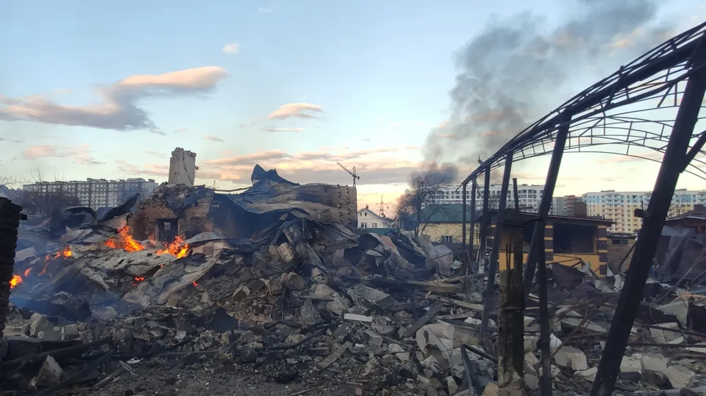 ﻿27 February 2022, Ukraine, Bucha: A view of houses destroyed by Russian army shelling. Russia launched a full-scale attack on Ukraine on Thursday, 24 February 2022, shelling cities and bases with airstrikes or shells. Photo: -/Ukrinform/dpa