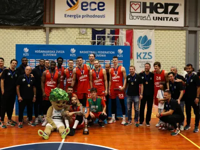 košarkarji Cedevite Olimpije - zmagovalci Superpokala 2023 - 25.09.2023 – košarka - Cedevita Olimpija: Kansai Helios Suns, superpokal Slovenije 2023 //FOTO: Bojan Velikonja