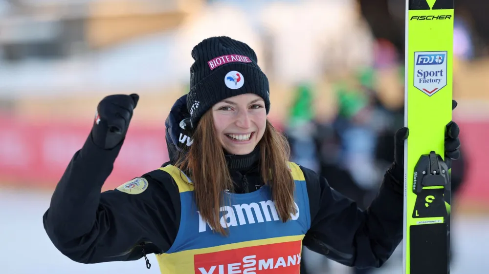 Josephine Pagnier bo v Engelbergu prvič nosila rumeno majico vodilne v svetovnem pokalu.