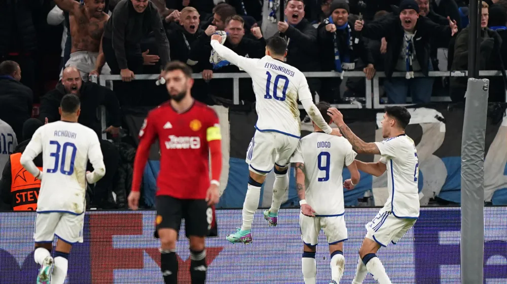 08 November 2023, Denmark, Copenhagen: Copenhagen's Diogo Goncalves (2nd R) celebrates scoring their side's second goal of the game from the penalty spot during the UEFA Champions League Group A soccer match between Copenhagen and Manchester United at the Parken Stadium. Photo: Zac Goodwin/PA Wire/dpa