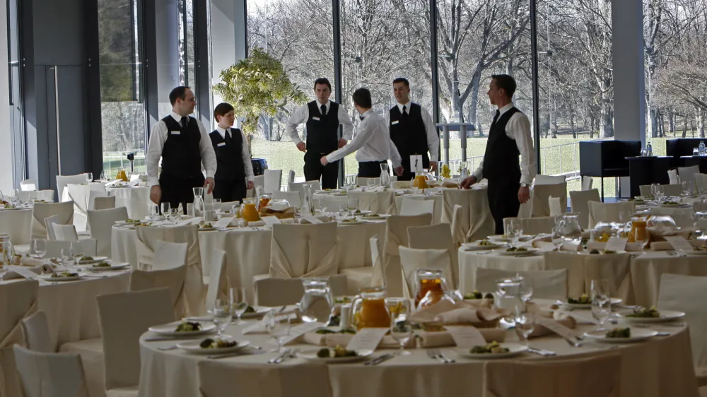 ﻿Brdo pri Kranju - catering - gostinstvo - natakarji//FOTO: Tomaž Skale